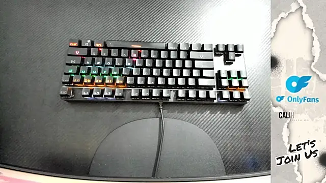 Snapshot of Calihotcaliente277 chatting on October 6, 11:29 am Calihotcaliente277 online show from October 6, 11:29 am