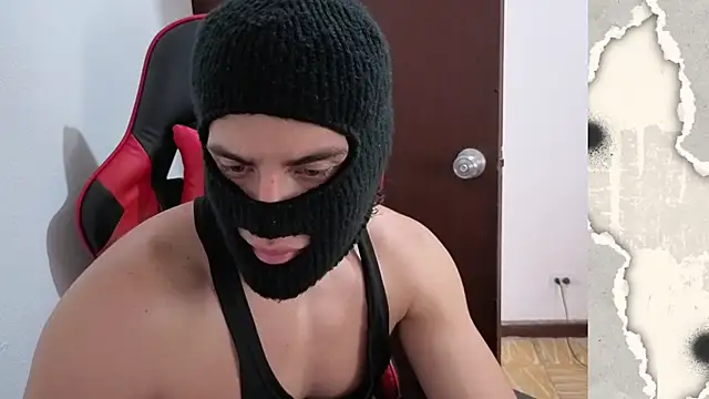 Snapshot of Calihotcaliente277 chatting on December 15, 3:05 pm Calihotcaliente277 online show from December 15, 3:05 pm