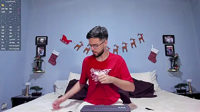 Snapshot of ETHAN_ADAM chatting on December 12, 9:15 pm ETHAN ADAM online show from December 12, 9:15 pm