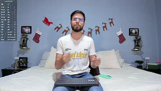 Snapshot of ETHAN_ADAM chatting on December 26, 11:24 pm ETHAN ADAM online show from December 26, 11:24 pm