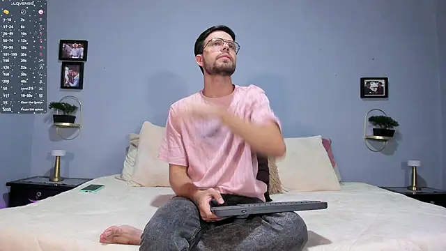 Snapshot of ETHAN_ADAM chatting on January 3, 8:22 pm ETHAN ADAM online show from January 3, 8:22 pm