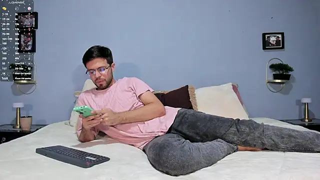 Snapshot of ETHAN_ADAM chatting on January 3, 11:23 pm ETHAN ADAM online show from January 3, 11:23 pm