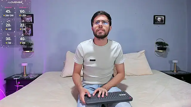 Snapshot of ETHAN_ADAM chatting on January 21, 12:36 am ETHAN ADAM online show from January 21, 12:36 am