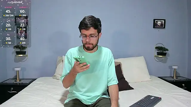 Snapshot of ETHAN_ADAM chatting on January 21, 11:02 pm ETHAN ADAM online show from January 21, 11:02 pm