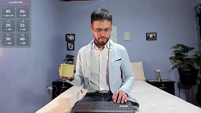 Snapshot of ETHAN_ADAM chatting on February 10, 7:38 pm ETHAN ADAM online show from February 10, 7:38 pm