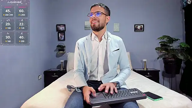 Snapshot of ETHAN_ADAM chatting on February 10, 10:40 pm ETHAN ADAM online show from February 10, 10:40 pm