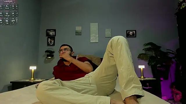 Snapshot of ETHAN_ADAM chatting on March 18, 9:52 am ETHAN ADAM online show from March 18, 9:52 am