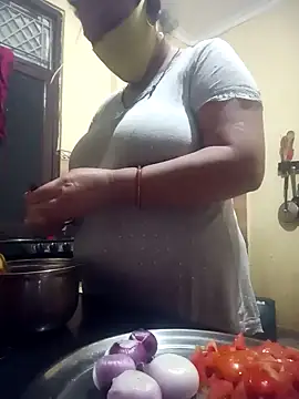 Snapshot of Punjabi_beauty123 chatting on December 15, 1:43 pm Punjabi beauty123 online show from December 15, 1:43 pm