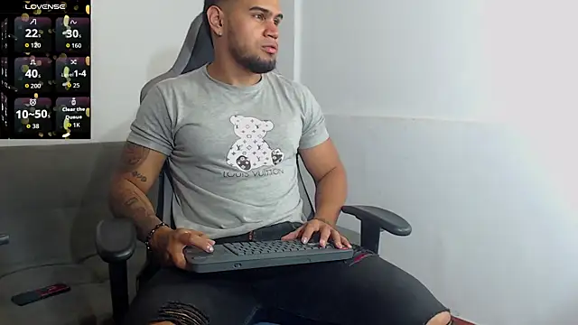 Aaron Hunter  online show from September 27, 8:08 am