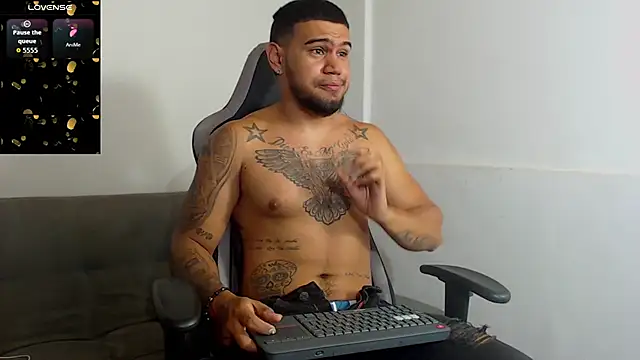 Aaron Hunter  online show from October 1, 8:42 am