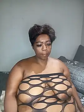 BustyWendyXXX47 online show from December 4, 7:28 am