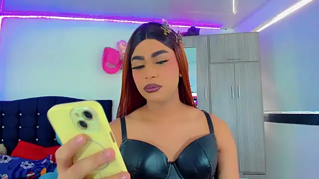 Hellen moons   online show from October 20, 4:07 pm