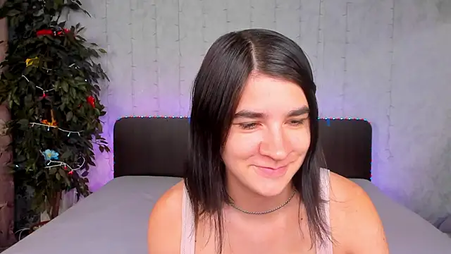  Polly Love  online show from September 23, 6:05 am