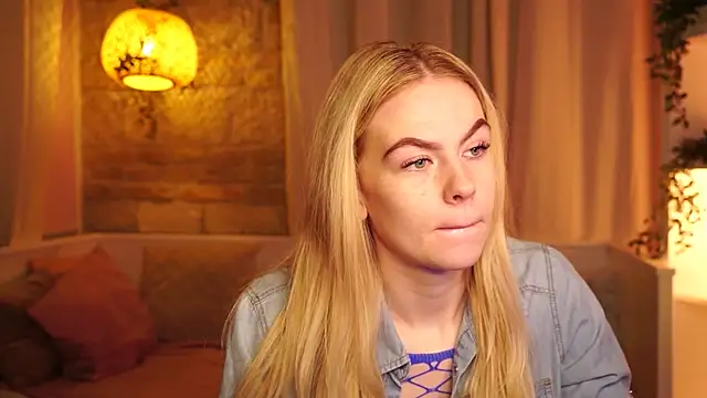 sn0w barbie online show from October 28, 9:35 am