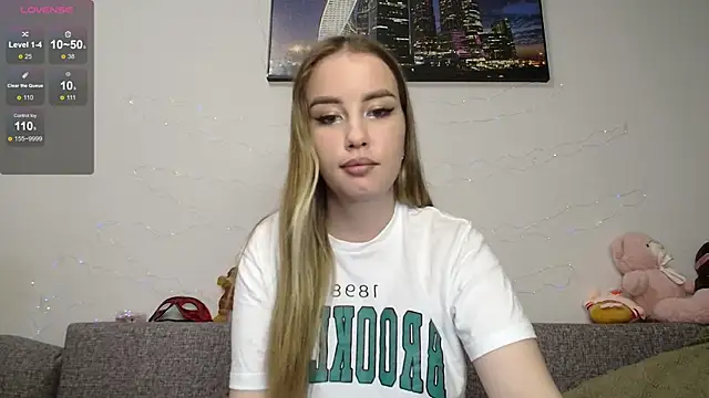 sweet girl Vr online show from December 16, 11:55 am