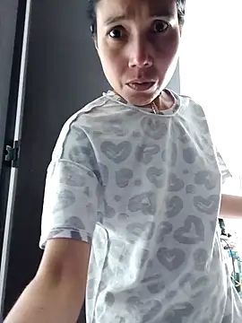 KimPielCanela online show from October 3, 4:26 pm