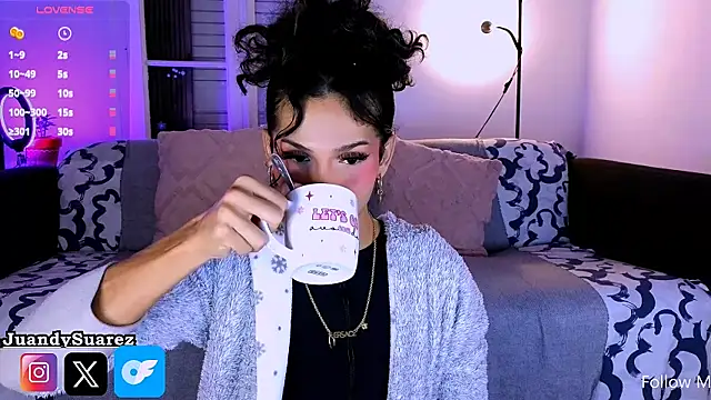 Snapshot of Abby_bella09 chatting on November 23, 6:35 am Abby bella09 online show from November 23, 6:35 am