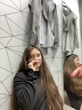 Holly Molii online show from December 15, 8:19 am