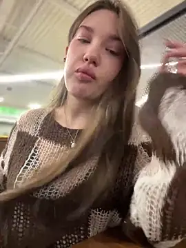 Holly Molii online show from December 20, 8:28 am