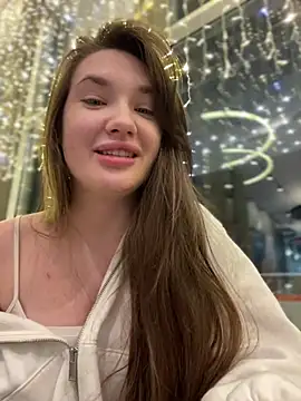 Holly Molii online show from January 10, 11:00 am