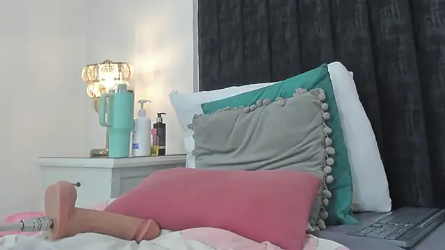 Snapshot of SamanthaBrown69 chatting on October 5, 3:49 am SamanthaBrown69 online show from October 5, 3:49 am