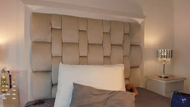 Snapshot of SamanthaBrown69 chatting on November 23, 3:39 am SamanthaBrown69 online show from November 23, 3:39 am