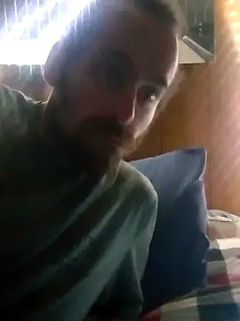 Snapshot of RobStrokes215 chatting on December 11, 9:41 am RobStrokes215 online show from December 11, 9:41 am