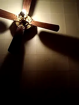 Snapshot of RobStrokes215 chatting on December 18, 7:26 am RobStrokes215 online show from December 18, 7:26 am