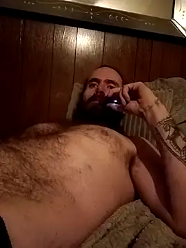 Snapshot of RobStrokes215 chatting on February 16, 11:26 pm RobStrokes215 online show from February 16, 11:26 pm