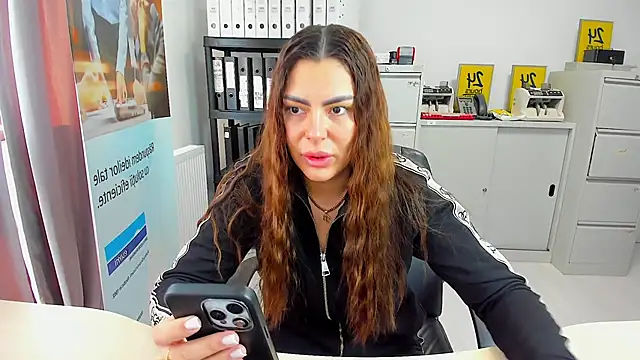 Snapshot of kilenyapatrice chatting on February 9, 1:46 pm kilenyapatrice online show from February 9, 1:46 pm