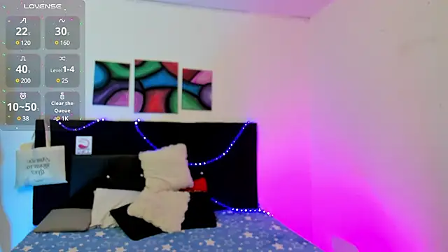 Snapshot of im_angels77 chatting on February 13, 9:27 pm im angels77 online show from February 13, 9:27 pm