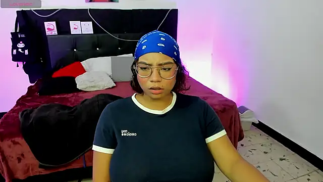 Snapshot of im_angels77 chatting on February 23, 5:45 am im angels77 online show from February 23, 5:45 am