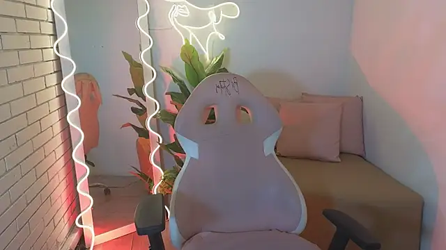 hina tay online show from December 7, 4:09 am