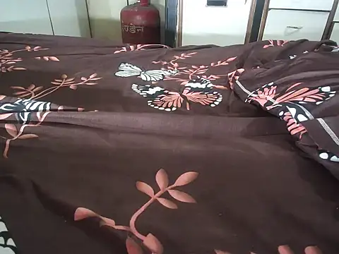 Snapshot of Kinjal_patel01 chatting on September 25, 4:38 am Kinjal patel01 online show from September 25, 4:38 am