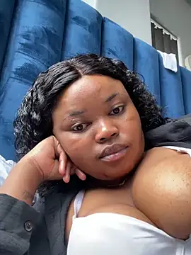 Curveysinaa online show from February 5, 11:55 am