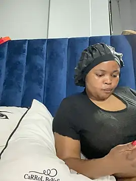 Curveysinaa online show from February 10, 6:24 pm