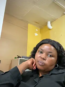 Curveysinaa online show from February 11, 11:32 am