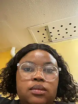 Curveysinaa online show from February 28, 12:31 pm