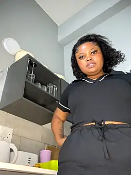 Curveysinaa online show from October 7, 9:39 am