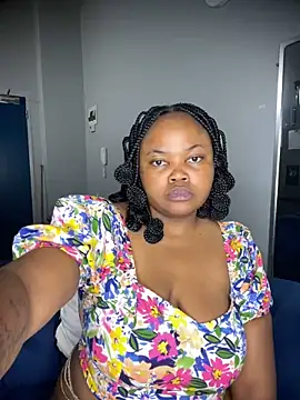 Curveysinaa online show from December 2, 10:05 pm