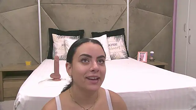 ElyzaIbarra online show from October 14, 5:19 am