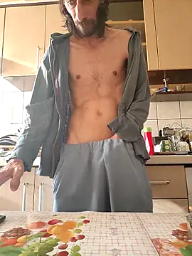 Snapshot of vulpe8400 chatting on September 8, 2:38 pm vulpe8400 online show from September 8, 2:38 pm