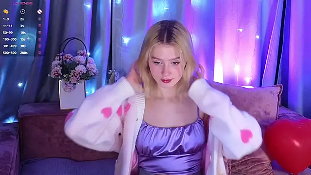 Snapshot of jenny_bunny_ chatting on February 16, 7:37 am jenny bunny online show from February 16, 7:37 am