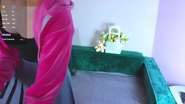 Snapshot of jenny_bunny_ chatting on February 24, 5:33 am jenny bunny online show from February 24, 5:33 am