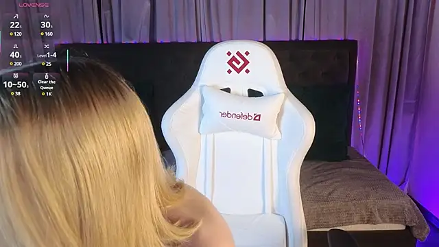 Snapshot of jenny_bunny_ chatting on March 17, 1:35 am jenny bunny online show from March 17, 1:35 am