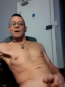 longlover-69 online show from December 2, 6:47 pm