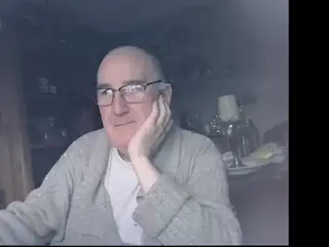 Snapshot of Adamdaddybear chatting on December 5, 3:28 pm Adamdaddybear online show from December 5, 3:28 pm