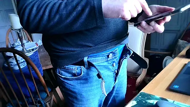 Snapshot of Adamdaddybear chatting on March 7, 2:34 pm Adamdaddybear online show from March 7, 2:34 pm