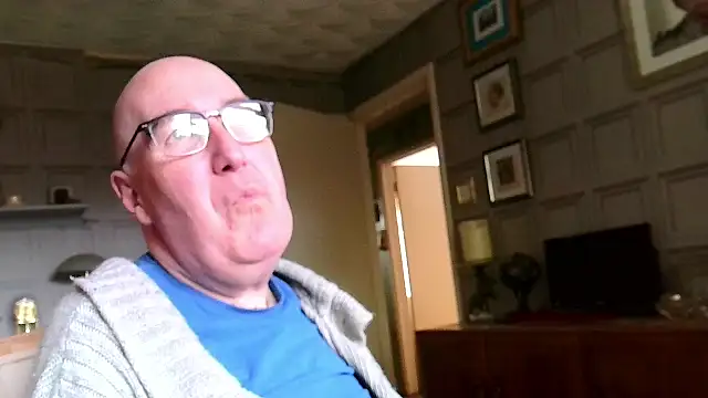 Snapshot of Adamdaddybear chatting on March 9, 1:59 pm Adamdaddybear online show from March 9, 1:59 pm