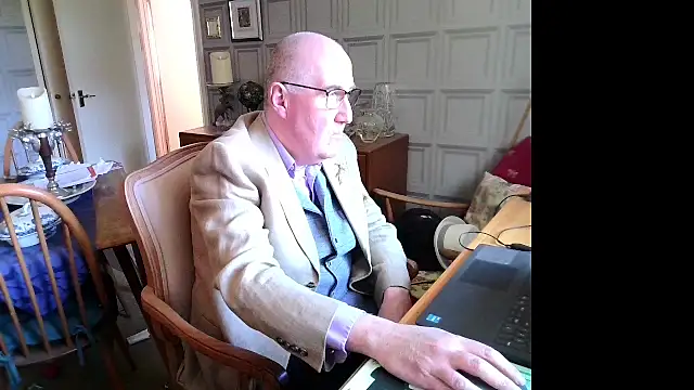 Snapshot of Adamdaddybear chatting on March 18, 2:37 pm Adamdaddybear online show from March 18, 2:37 pm